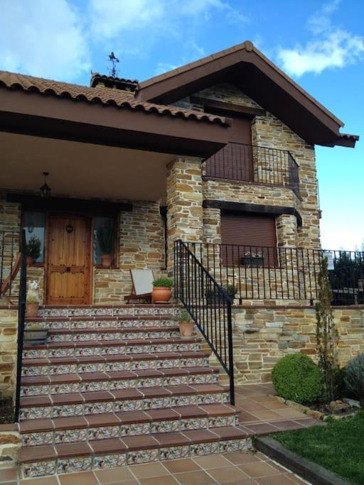 Los Rosales De Venturada Exterior photo